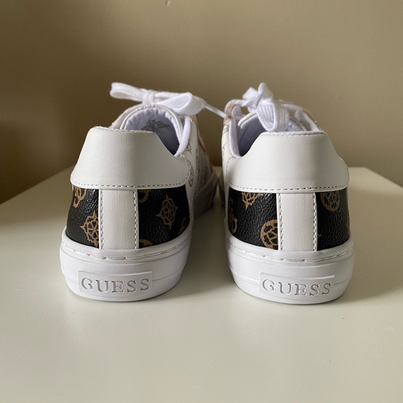 GUESS Sneakers - Picture 3 of 10